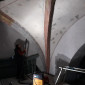 Reinigungsarbeiten in der Taufkapelle